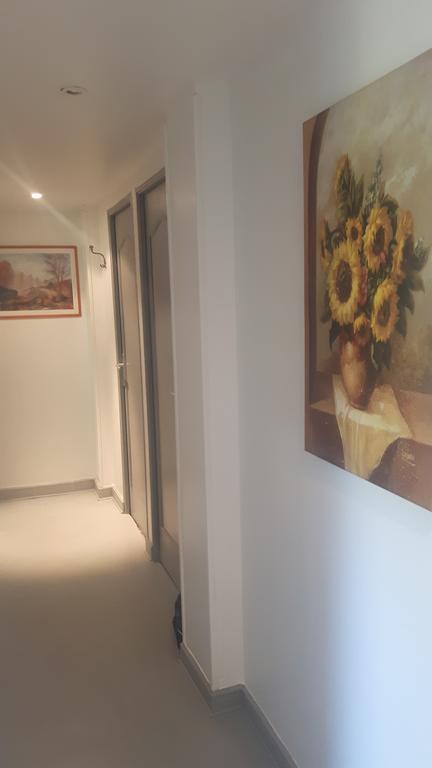 Residence V-Hugo Montfermeil Esterno foto
